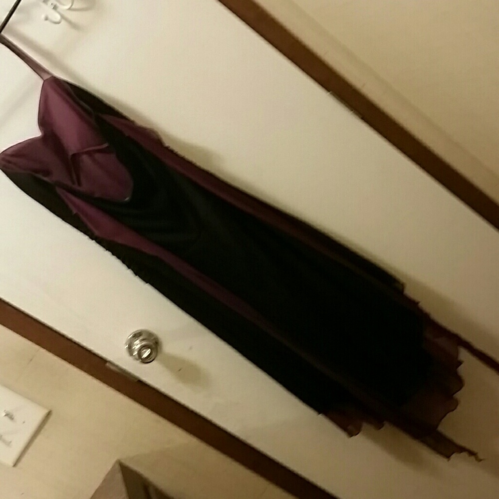 Maroon slim fit high low elegant dress - Picture 3 of 3
